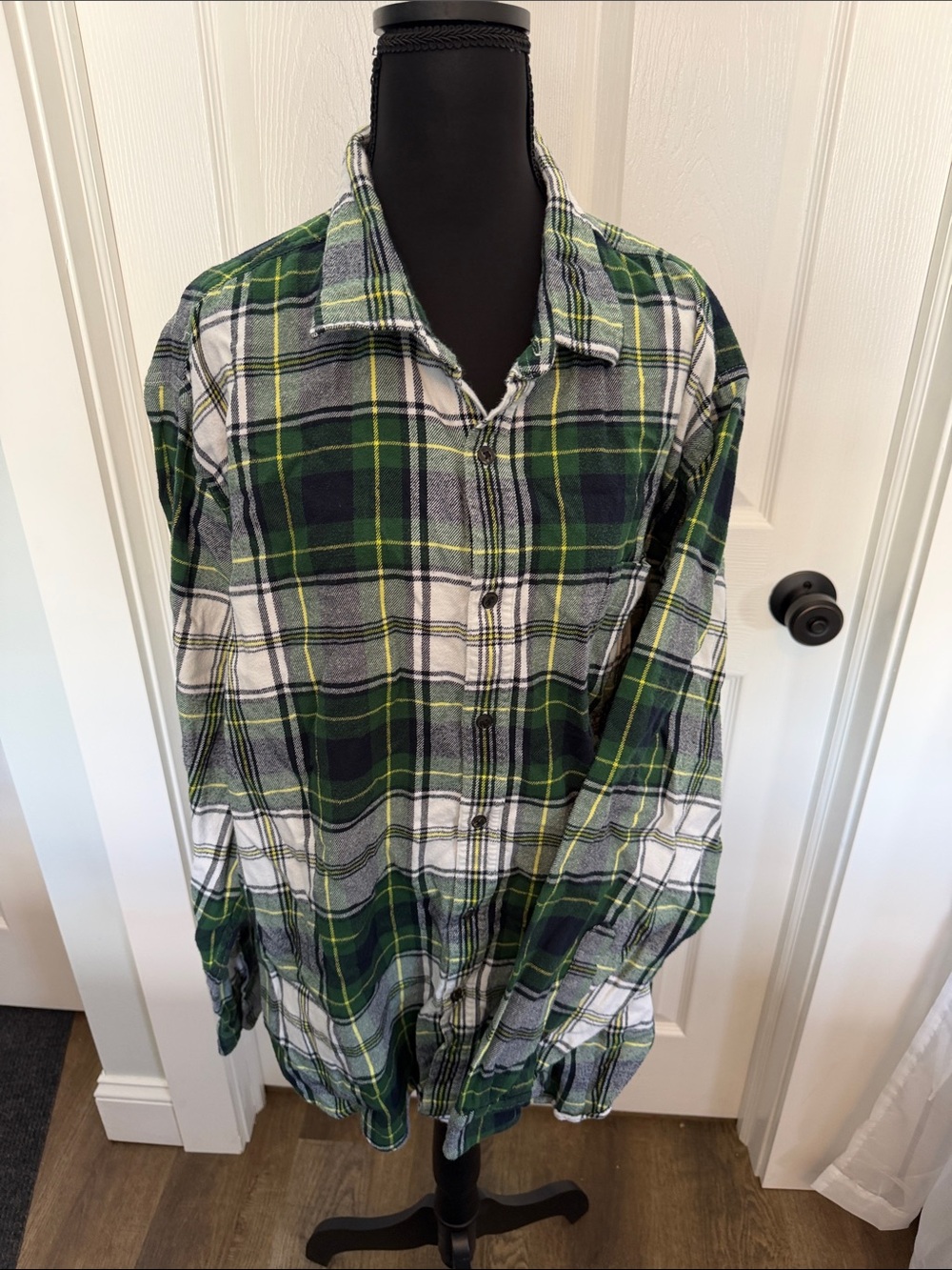 Amazon Essentials Green White Plaid Button-Down Shirt for Men